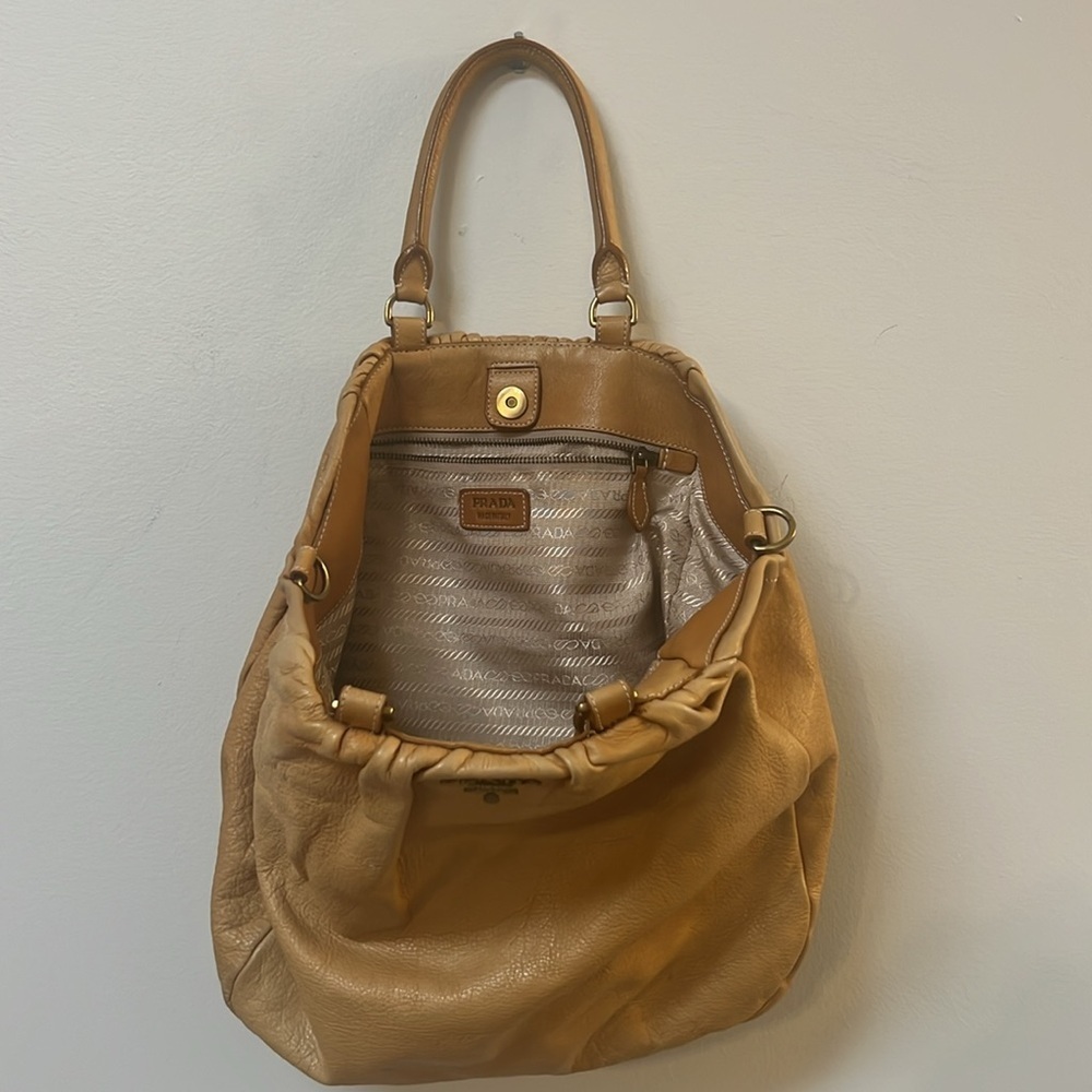 Prada - vintage casual tote - Picture 2 of 7